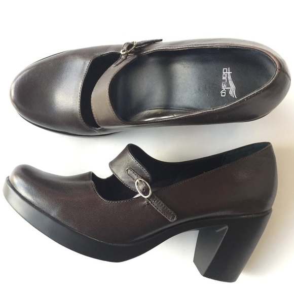 Dansko Shoes - Dansko "Tara" Mary Jane heels/ Brown *Like NEW 37